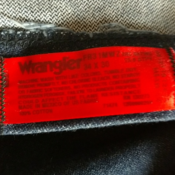 Men's Wrangler Fire Resistant Jeans - Picture 4 of 5